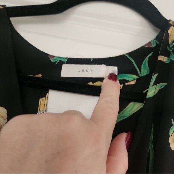 Lush dress - Picture 3 of 4